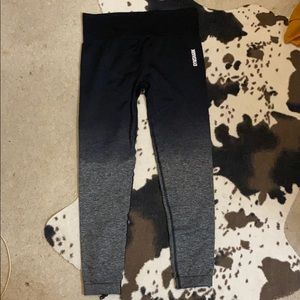 Gym shark leggings